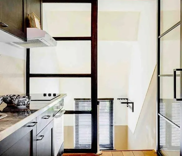 Chez Helene Luxury Πανσιόν 3*